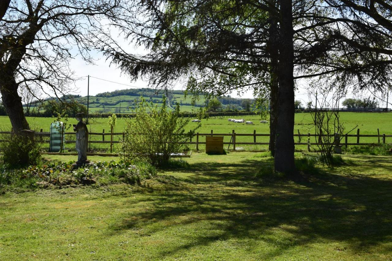 Le Chene D'Or Bed & Breakfast Marcheseuil Bagian luar foto